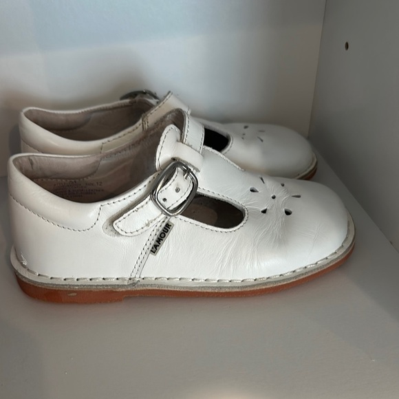 L’Amour White Mary Janes - Picture 2 of 6